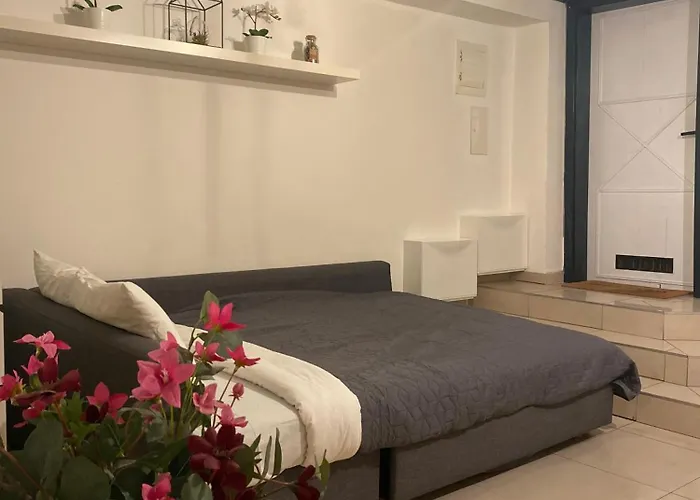 Center Underground Apartman *