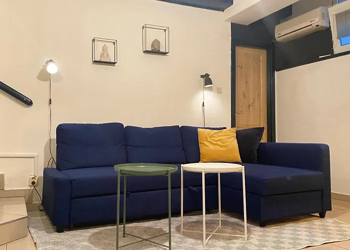 Center Underground Apartman *