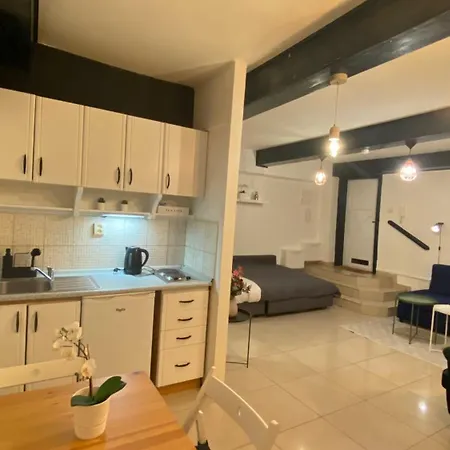 Center Underground Apartman